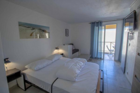 NICE 24 m bright and renovated with TERRACE